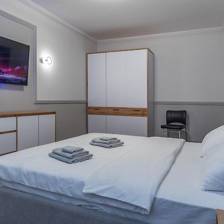 Modern 3 Bedroom Apartment كييف المظهر الخارجي الصورة
