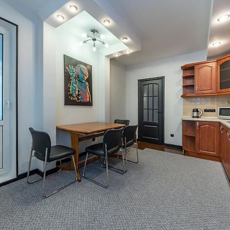 Modern 3 Bedroom Apartment كييف المظهر الخارجي الصورة