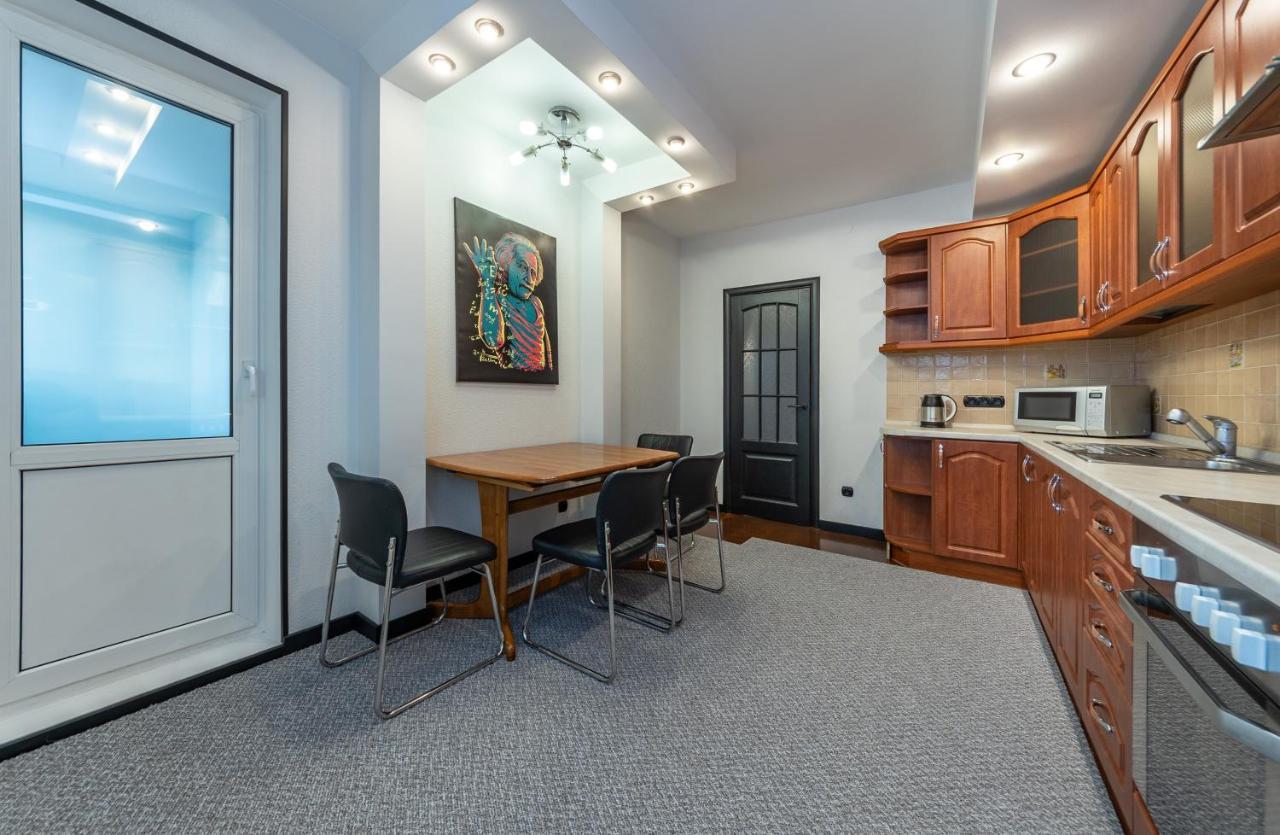 Modern 3 Bedroom Apartment كييف المظهر الخارجي الصورة